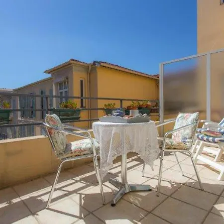 Apartamento Climatise En Centre-ville, Proche Plages, Avec Grande Terrasse Au Calme - Fr-1-196-362 *